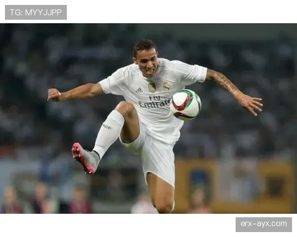 达尼洛深情回顾曼城生涯：难忘瞬间与冠军梦想交织，赛场表现闪耀如初